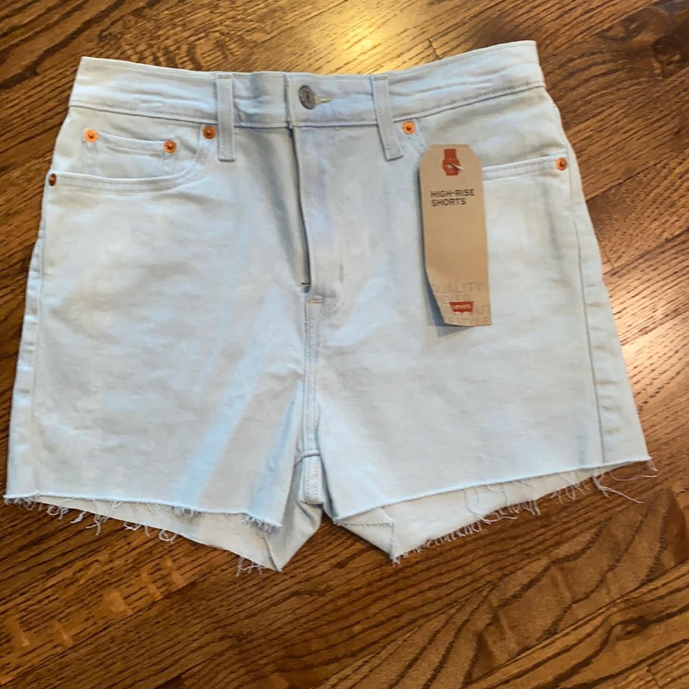 Levi’s high rise shorts size 29
